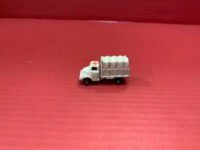 Camión del ejército de la Cruz Roja blanca de metal Barclays de colección de los años 50 Foto 1 de 4