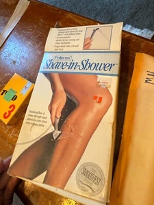 NEW Vintage 1990 Pollenex Ladies Shave-In Shower Combo w/ hose Box razor LS7BK - Picture 1 of 6