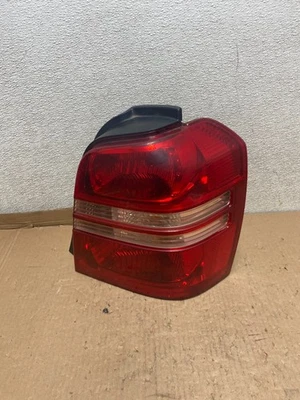 Luz trasera derecha pasajero Toyota Highlander 2001 2002 2003 OEM U8672 DW Foto 1 de 4