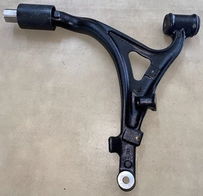 Brazo de control inferior delantero derecho Mercedes-Benz - 163-330-09-07 - para ML320, ML350 y más Foto 1 de 4