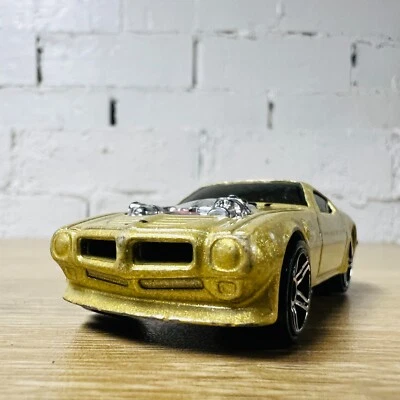 1970 Pontiac Firebird Gold Red Stripes 2007 New Models 16/38 - Image 1 of 4