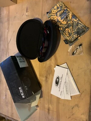 NUEVO OAKLEY TourDe France Gafas de sol de ciclismo pulidas negras rojas iridio - Como nuevas Foto 1 de 4