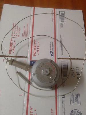 UNITED ELECTRIC CONTROLS THERMOSTAT TYPE F110 MODEL 8BS  F110-9123-8BS - Image 1 of 4