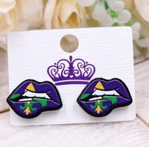Pendientes de tachuelas ""Cool Lips"" de Mardi Gras - Imagen 1 de 2