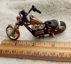 WCC 2204 Mini Diecast Motorcycle 1:31 Scale - Red & Bronze - Picture 1 of 10