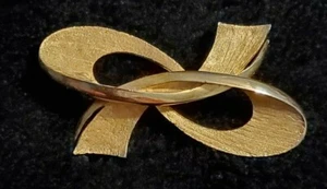 Gold Toned Infinity like Ribbons Fashion Jewelry Costume Brooch/Pin - Picture 1 of 12