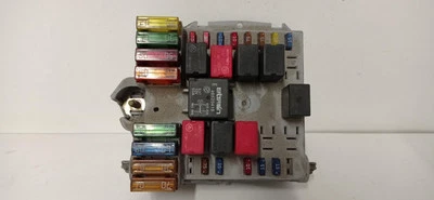 51724661 Porta Fusibili per LANCIA YPSILON (101) 1.2 16V Argento 2003 109939 - Immagine 1 di 3