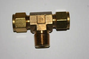 1/2 Tube x 1/2 Tube x 1/2 MNPT Brass Branch Tee Parker 8MBT8N-B - Picture 1 of 2