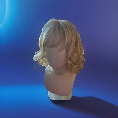 Forever Young 浅金色分层卷曲合成假发中心零件手镯 — 第 1/4 张图片