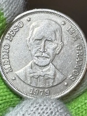 Medio 1/2 Peso Dominica Republic 1979 Only 967,000 Minted. Very Rare Condition. - Image 1 of 4