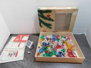Large Lot of Vintage Christmas Starburst/Flower Lights/Shrouds/Covers Plastic - Picture 1 of 4