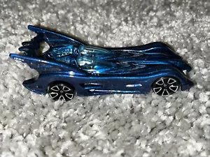 2004 Hot Wheels DC Comics Blue Batmobile Mattel (s03) B3540 Loose Car - Picture 1 of 3