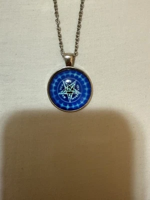 Collar Colgante Símbolo Sebastián Anime Mayordomo Negro Joyería Foto 1 de 4