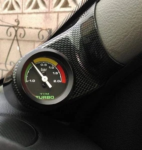 PILASTRO, SUPPORTO per calibro 52mm per RENAULT CLIO MK2 O/S EFFETTO CARBONIO - Foto 1 di 7