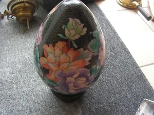 superbe   oeuf peint  sur socle      (m) - Picture 1 of 7