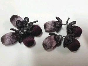 PASSEMENTERIE HOULES 2 PAIRES NOIX PERLES POMPONS COULEUR VIOLET REF 119GVV - Imagen 1 de 4