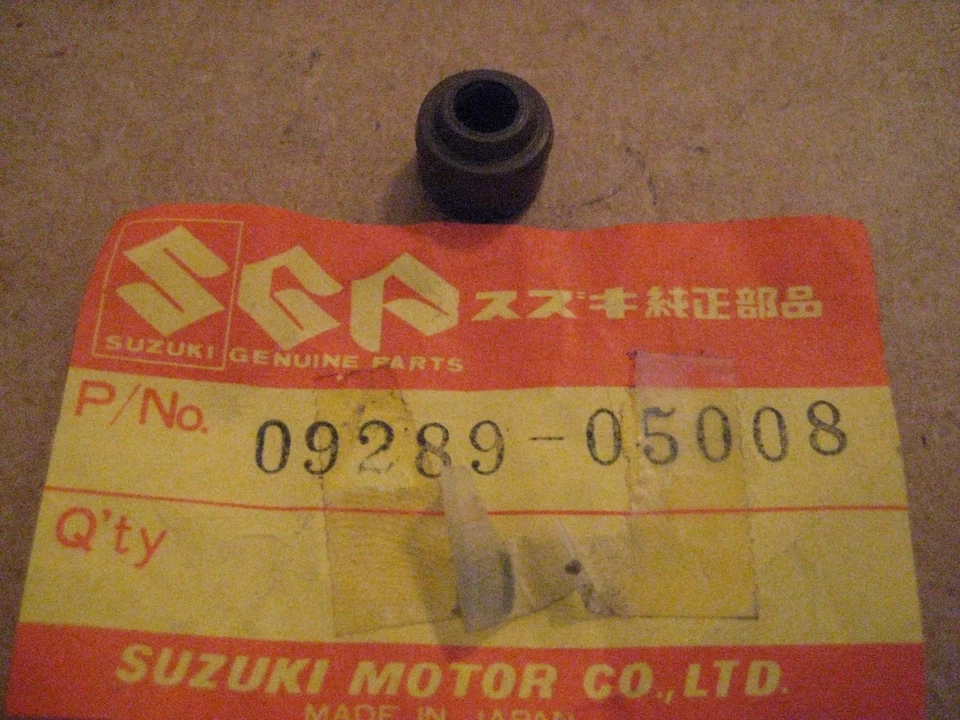 SUZUKI RB50H/GV1400 CAVALCADE/GS550/GSX550 VÁLVULA VÁSTAGO SELLO DE ACEITE ¡NUEVO! Foto 1 de 1