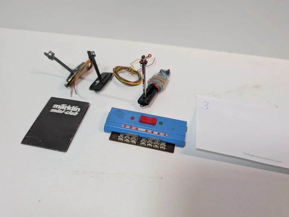 Märklin Miniclub Spur Z Konvolut Signale Flügelsignal Licht 8939 8940 8946 - Bild 1 von 1