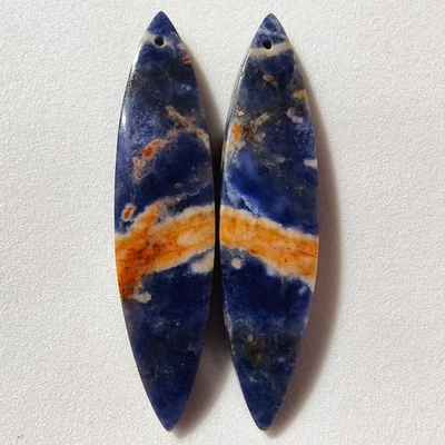 Par de piedras preciosas de cabujón perforadas de sodalita natural de 40 quilates 47,9 X 11,6 mm Foto 1 de 3