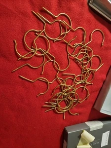 38 GOLDENE VINTAGE HAKEN FÜR DIY GARDEROBE KLEIDERBÜGEL SEHR STABIL GEDREHT GOLD - Bild 1 von 2