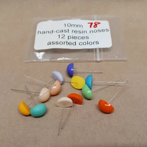 Osos atrevidos 10 mm ovalados de resina fundida a mano narices en cables - 12 piezas (Lote 78) - Imagen 1 de 1