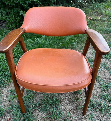 Mid Century Modern Vintage fuax leather Orange Armchair  Good Condition Cover