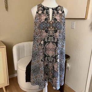 LAVENDER BROWN Sonna 100% Silk Key Hole Pink Paisley Print Dress Medium - Picture 1 of 10