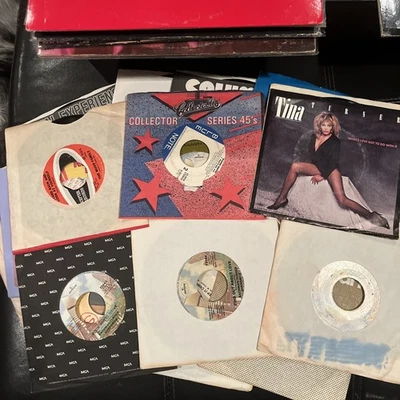 Lot Of 26 45 RPM Records Tina Turner KC & The sunshine Band BTO Amy Grant & More - Image 1 of 4
