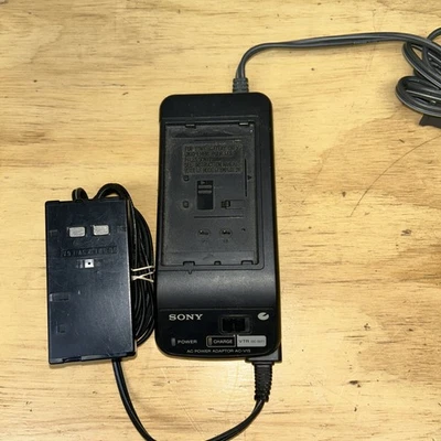 Adaptador de corriente alterna/cargador de batería Sony AC-V15 para videocámara Handycam Foto 1 de 4