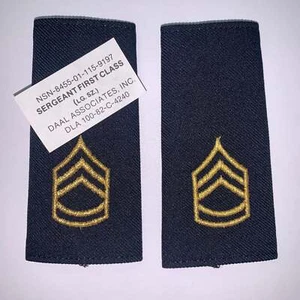 Charreteras/marcas de hombro de primera clase sargento E-7 macho del ejército de los Estados Unidos - Imagen 1 de 2