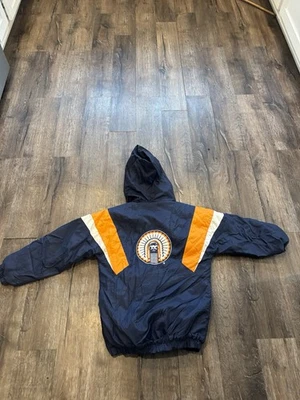 Chaqueta Pullover Reebok Heisman University Illinois Chief Illiniwek Niños L (14-16) Foto 1 de 4