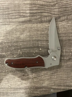 Navaja de bolsillo plegable de acero inoxidable Tomahawk XL9663 en muy buena condición Foto 1 de 4