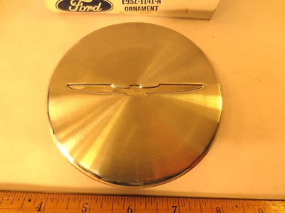 FORD 1989/1991 THUNDERBIRD "ORNAMENTO" CUBIERTA DE RUEDA CONJUNTO TAPA CENTRAL ENVÍO GRATUITO Foto 1 de 3