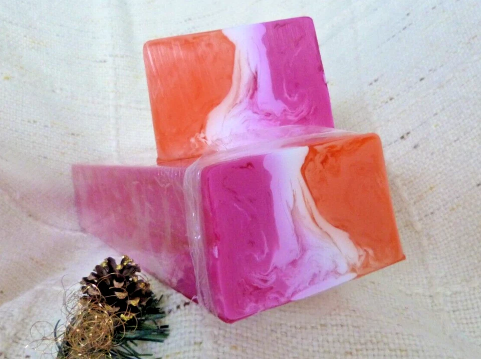 MARKENLOS Naturseife Duftseife Pfingstrose handgemachte Seife mit Olivenöl, ca. 80g.