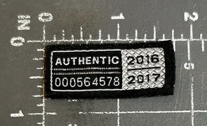 Nike Authentic 000564578 2016 2017 Sportbekleidung Sportbekleidung Abzeichen Aufnäher Etikett - Bild 1 von 2