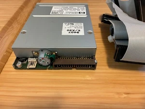 HP/Sony MPF520-E 3.5" IDE Floppy Drive Beige Bezel - Afbeelding 1 van 3