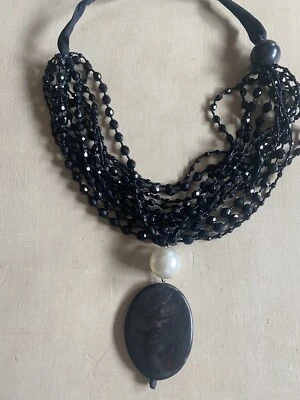 Magnifica Collana M.Calderara multfilo in Cristalli Neri con ciondolo di perla - Immagine 1 di 4