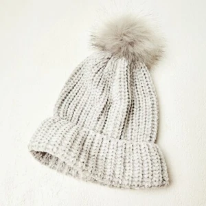 Jules Kae Pom Beanie Neu in Verpackung hellgrau AllTrue Winter Box - Bild 1 von 4