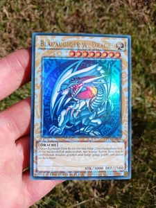 "Magician's Circle" German Blue-Eyes White Dragon CT13-EN008 - NM - Sun Bleached - Picture 1 of 6