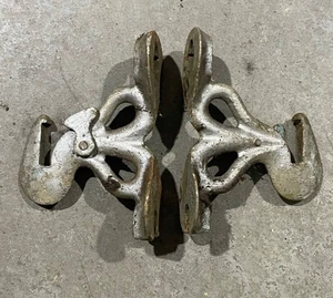 Vintage Cast Iron Wall Mount Hook Hanger Plant Heavy Duty Primitive Ornate 5" X - Picture 1 of 6