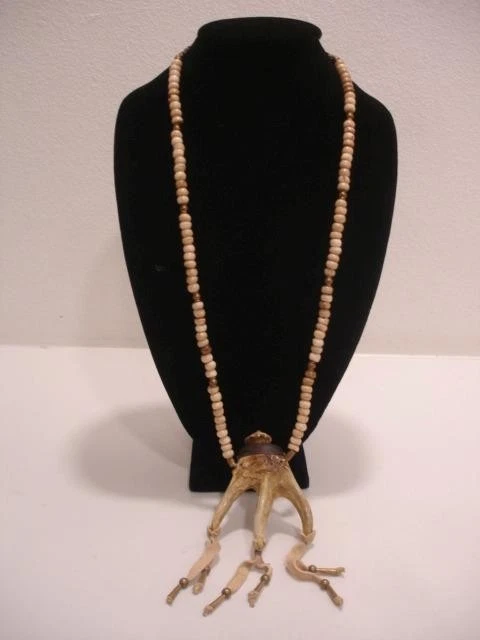 Collar Lynn Lyn Canterbury Hombre de Montaña Comerciante Cuerno de Ciervo Cuentas Cita Foto 1 de 4