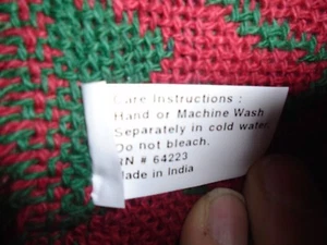 Holiday Christmas wovenThrow Blanket 100%Cotton red and green made in India NEW - Picture 1 of 4