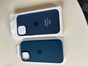 coque neuve bleue pour Iphone 14 silicone case magsave - Photo 1/1