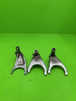 2002 01-13 雅马哈 YZ250F YZ 250F 变速器齿轮换档叉杆 — 第 1/4 张图片