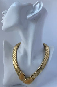 VTG MONET signed Green Peach Cabochon Gold Omega Collar - Picture 1 of 6