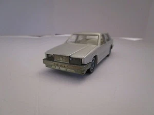 Siku Volvo 760 GLE Silver Argento Scala 1:55 - Foto 1 di 8