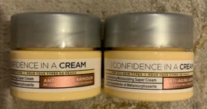 2 piezas - It Cosmetics Confidence In A Cream - Tamaño de viaje 0,237 fl. oz/7 ml cada una - Imagen 1 de 1