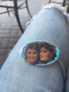 Vintage Judds Pin Button - Picture 1 of 4