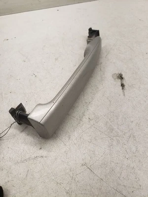 Manija de puerta exterior delantera derecha usada se adapta a: Toyota Sienna 2007 montaje puerta pai Foto 1 de 4