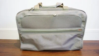 TUMI 22"CARRY ON EXPANDABLE LUGGAGE 22122S4 RARE - Image 1 of 4